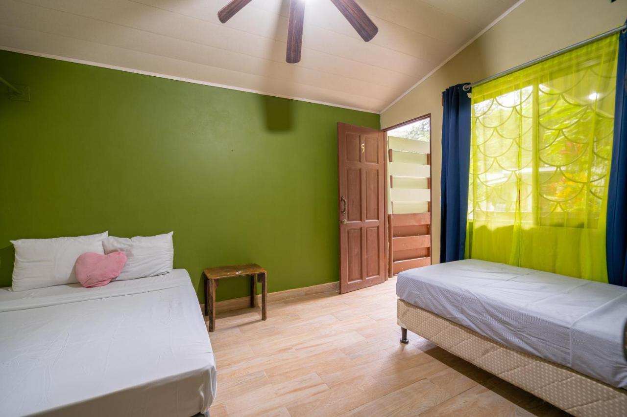 La Montanita Lodge Manuel Antonio Kültér fotó